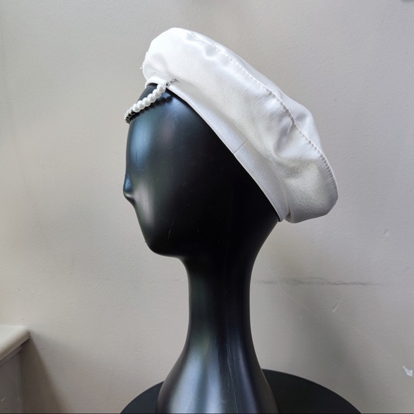 Beret hat with pearls (white) - Picture 4 of 8